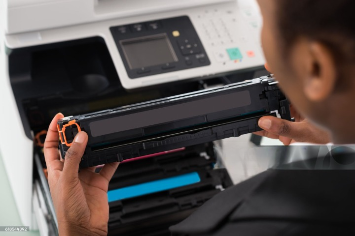 A man fixing cartridge